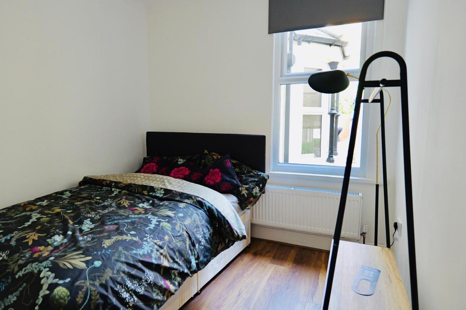 Two Bedroom Flat Near Transport & Shops Londres Exterior foto